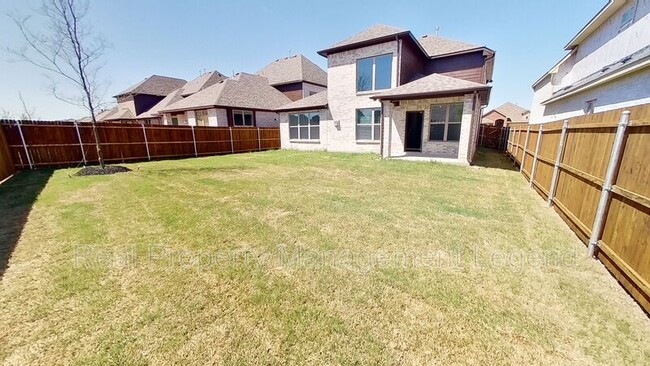 Building Photo - 6117 Horsetail Dr