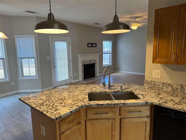 Building Photo - 2430 Cordillo Dr