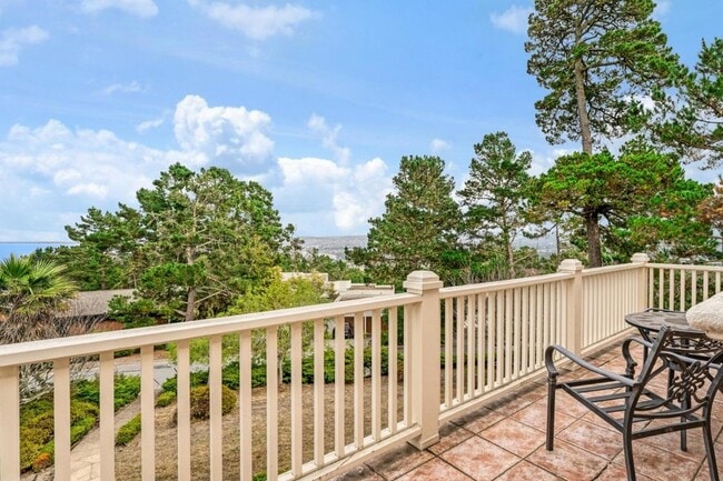 Building Photo - 1 Overlook Pl