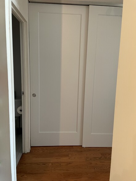 Building Photo - 400 E Randolph St