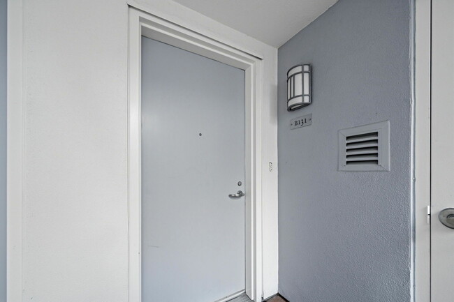 Building Photo - 2001 McAllister St