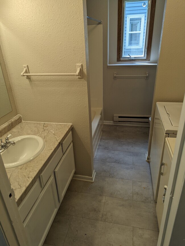 Building Photo - 708 Great Plains Ct