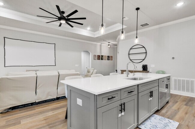 Building Photo - 1201 Forest Heights Rd