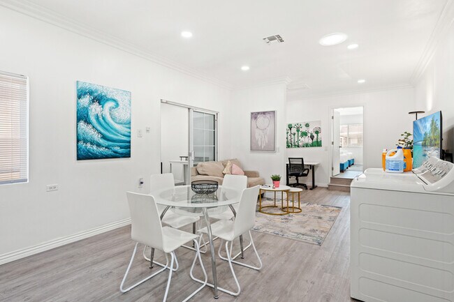 Building Photo - Fully Furnished 2BR Home w/ Private Entry ...