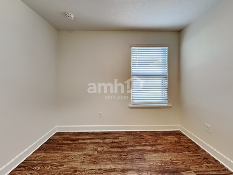 Building Photo - 5030 Franks Creek Way