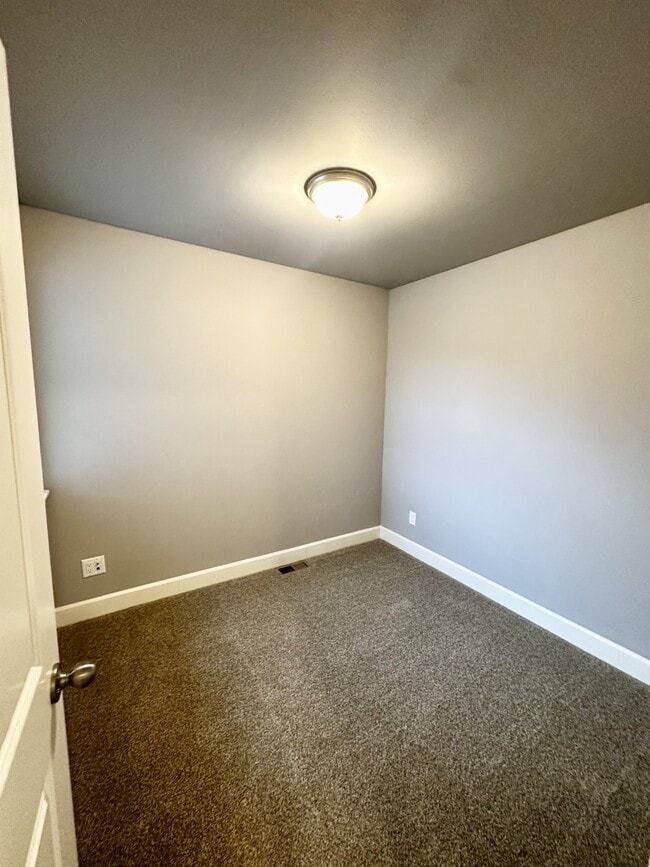 Building Photo - 3752 Peter Ln NE