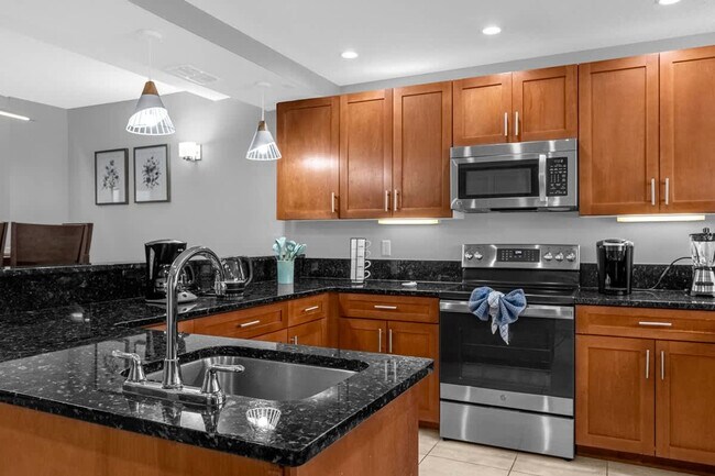 Building Photo - 14590 Damai Ln
