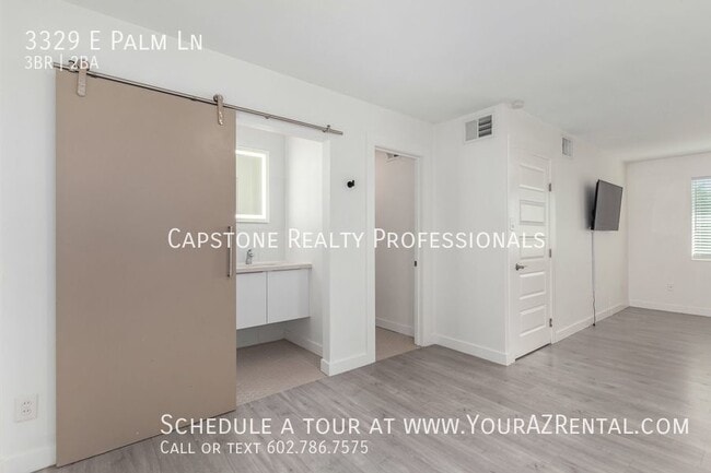 Building Photo - 3329 E Palm Ln