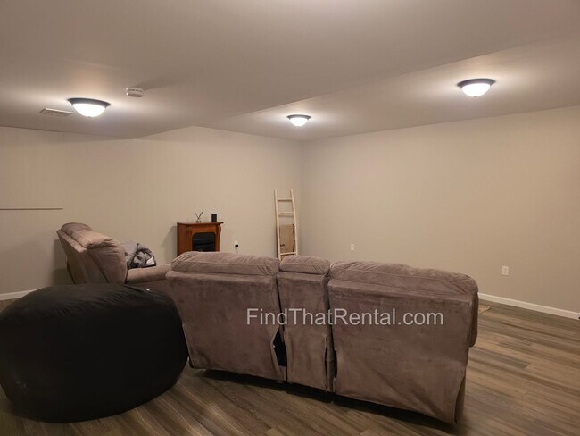 Building Photo - Coming Soon ~August 16, 2026 -- pet friendly ranch with dishwasher, garage, basement, storage, ya...