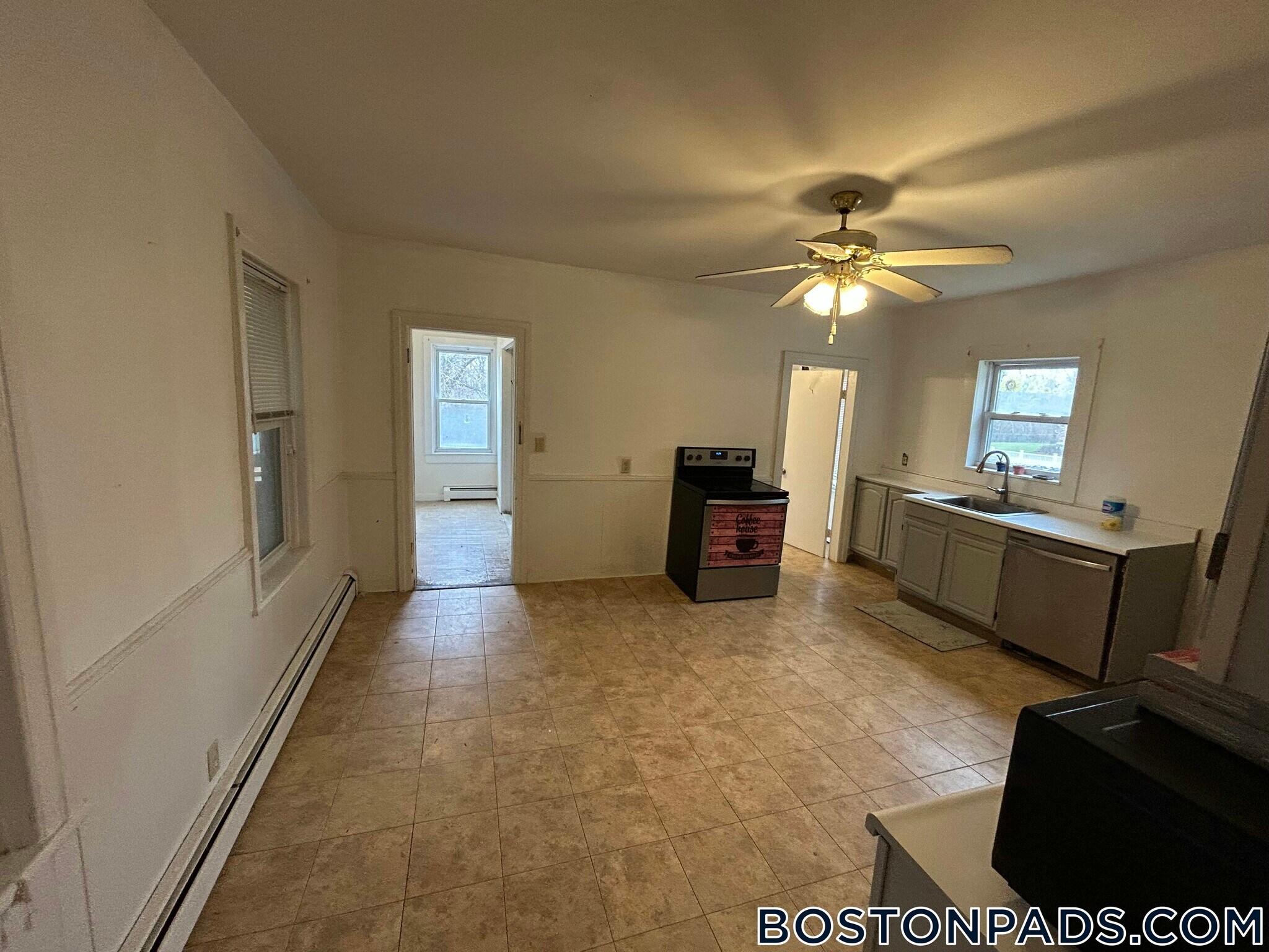 Building Photo - 60 Old Common Rd