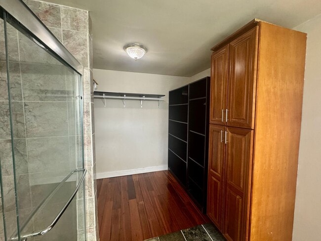 Building Photo - Must See Home!!