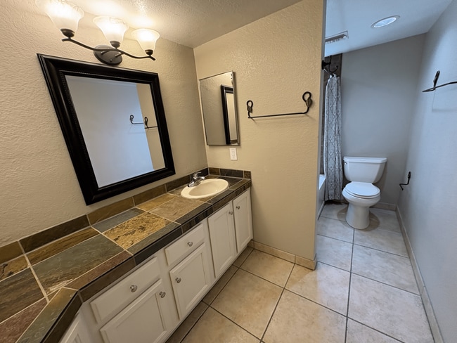 Building Photo - Eastside 3 bedroom 2 bath move in ready