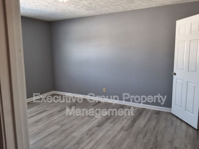 Building Photo - 365 Elmwood Dr