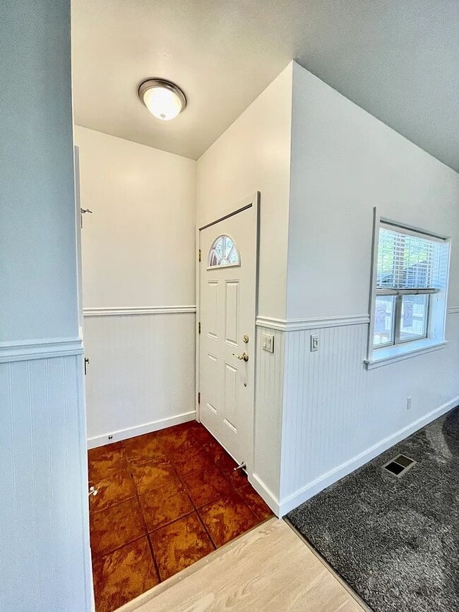 Building Photo - Three bedroom Duplex | Available Early June