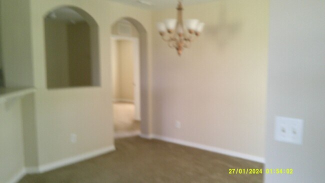 Building Photo - Available Nowl! Nice 3/2/2 Across From Jim Jeffers Park and Oasis North School