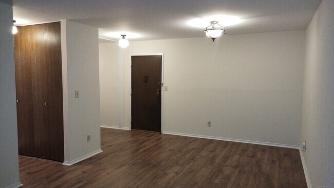 Building Photo - 235 Henry Ave