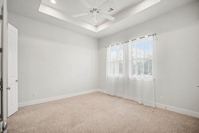 Building Photo - 1744 W 25th St
