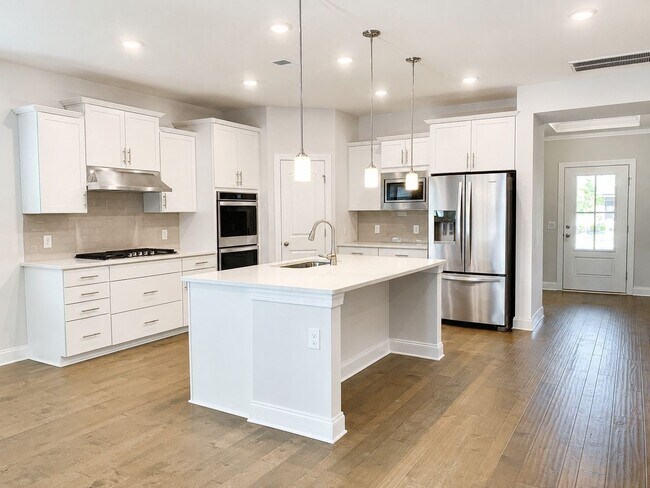 Building Photo - Available NOW!  Stunning 4 bed, 2.5 bath residence in the highly sought-after Foxland Harbor Golf...