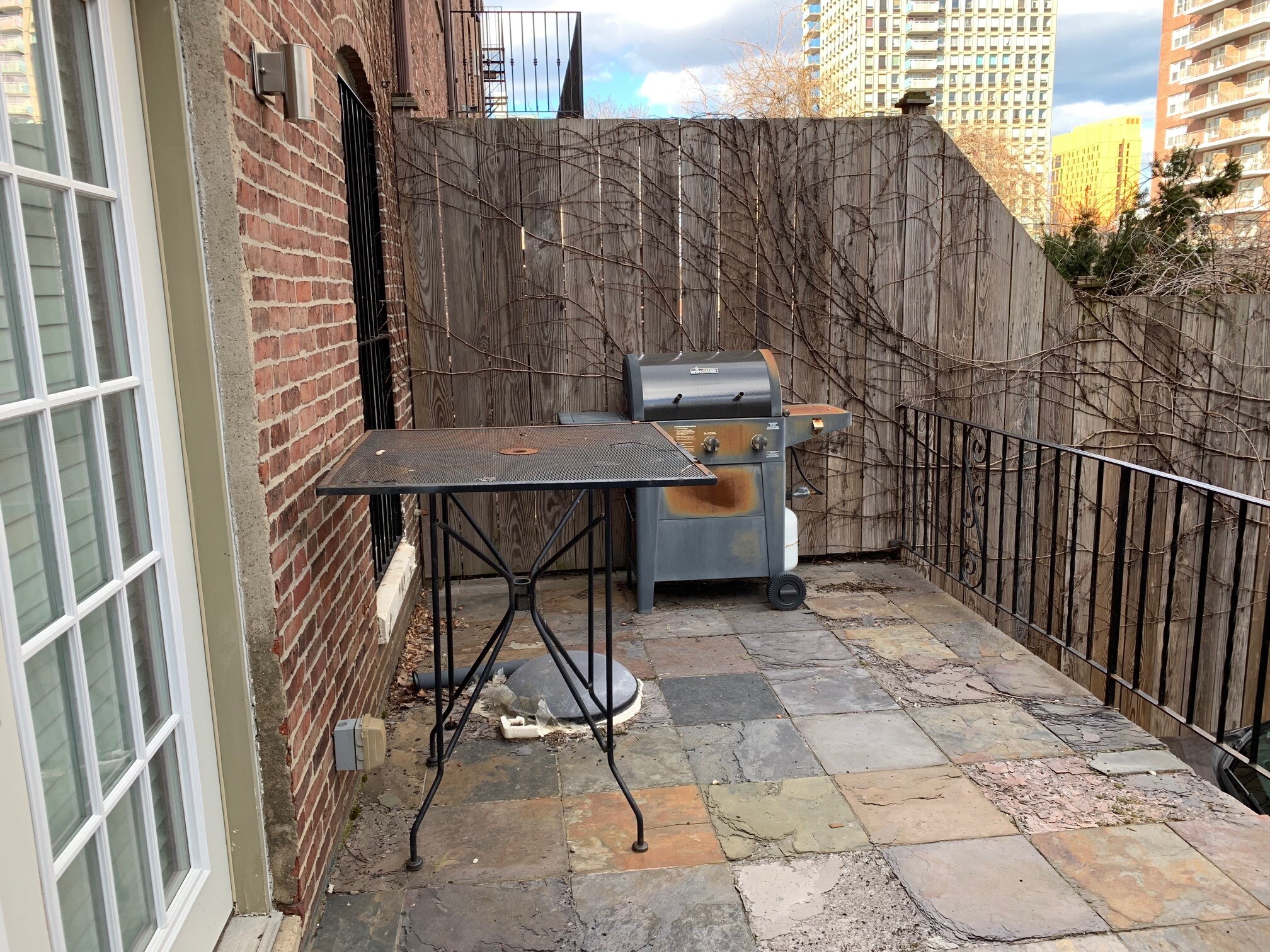 Building Photo - 21 Worthington St