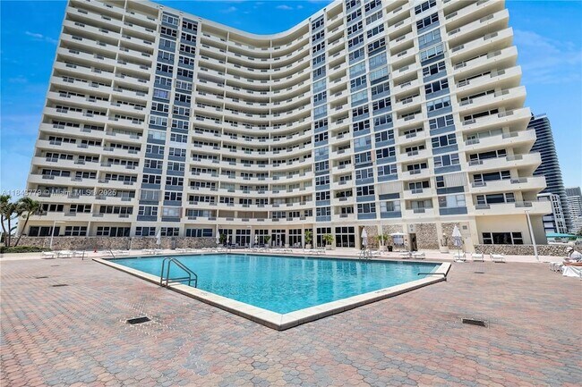 Building Photo - 3180 S Ocean Dr