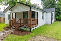 Building Photo - 130 E Bernard St