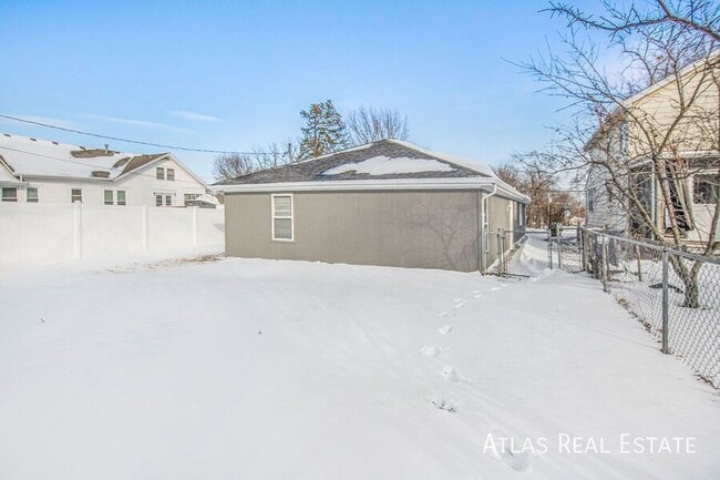 Building Photo - 403 SW 15 St