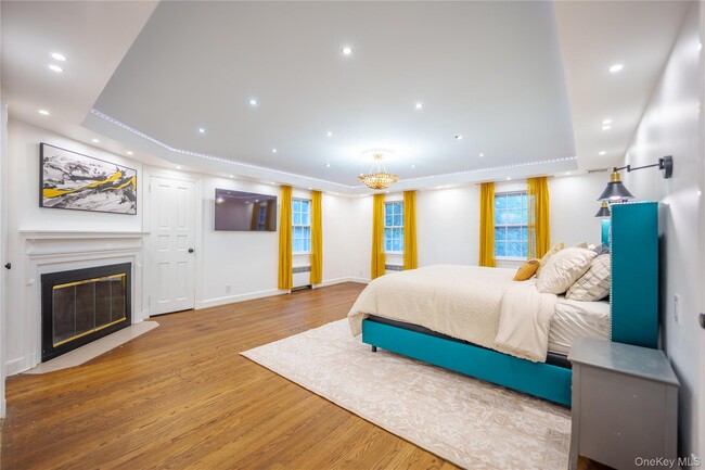 Building Photo - 10 Hidden Pond