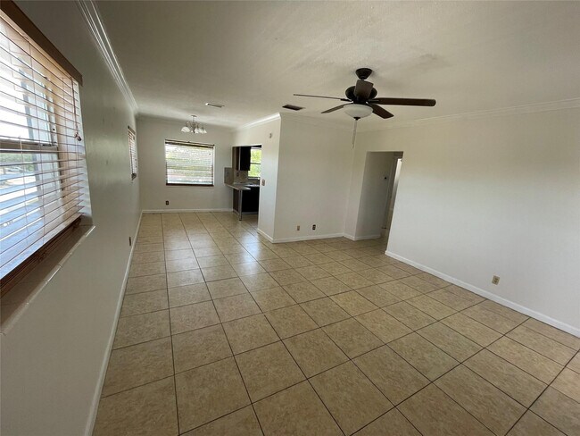 Building Photo - 2420 Johnson St