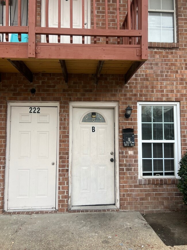 Building Photo - 222 W 34th St