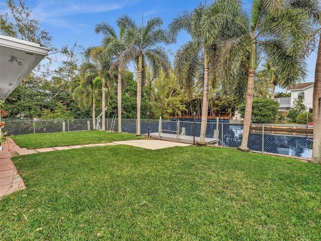 Building Photo - 4500 SW 42nd Terrace