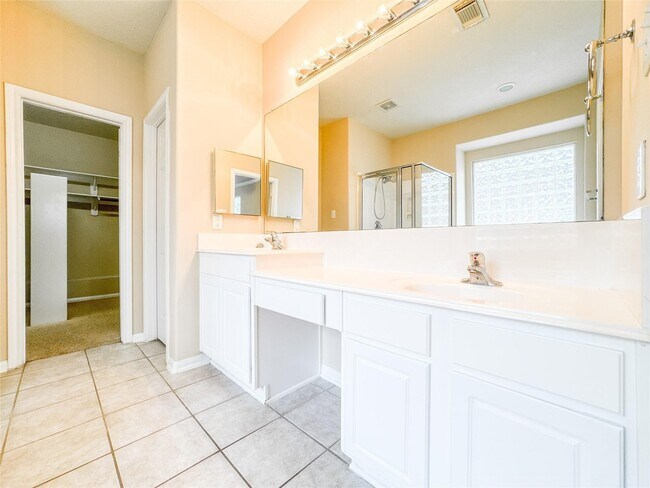 Building Photo - 4806 Lakefront Terrace Ct