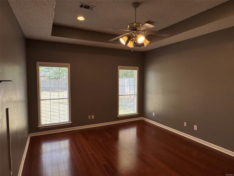 Building Photo - 6272 Deerwood Dr