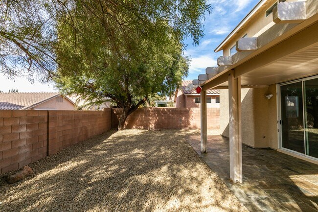Building Photo - BEAUTIFUL SUMMERLIN 3 BEDROOM UPGRADED!!