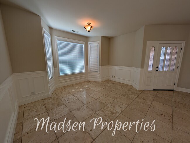 Building Photo - 7 Redeemers Loop