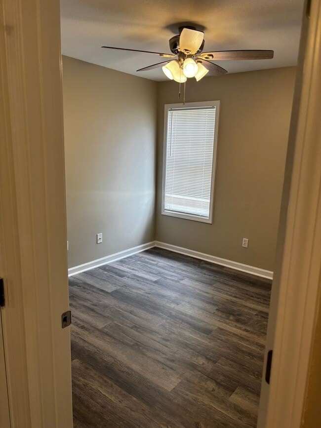 Building Photo - 709 Crescent Cove