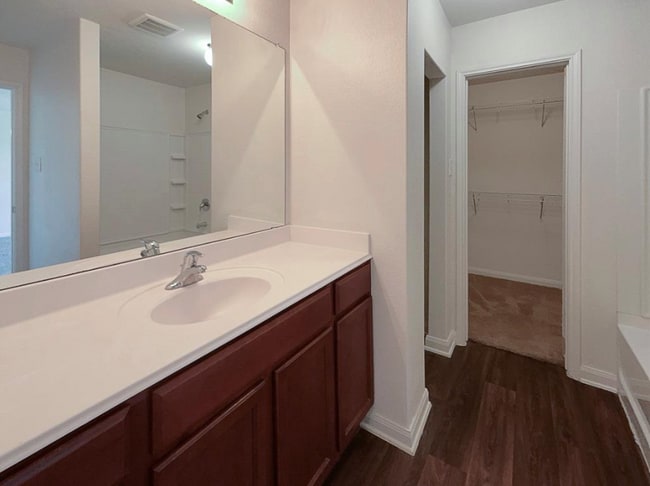 Building Photo - 1006 Barrymore Ln