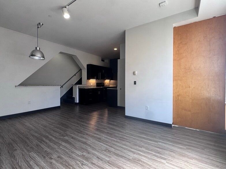 Building Photo - 147 E Berkeley St