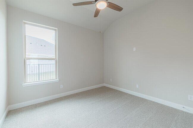 Building Photo - 12611 White Pelican Ct