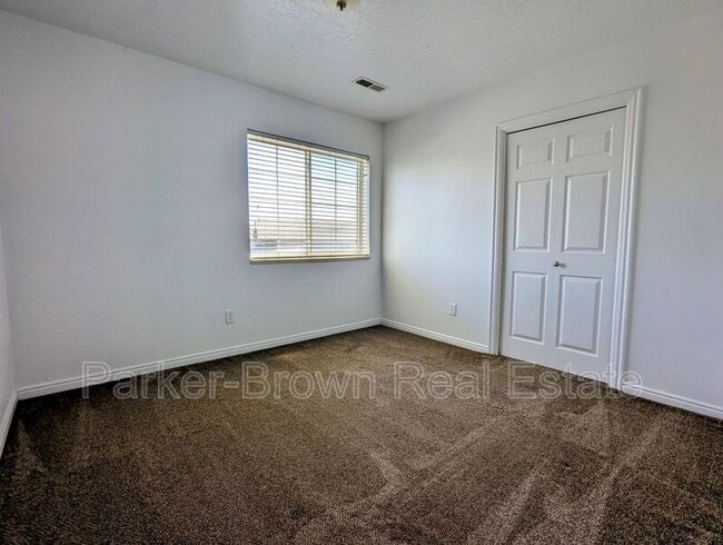 Building Photo - 1656 Westbury Way