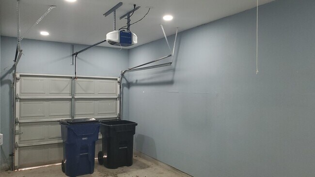 Building Photo - 133.135 Marvin Cove