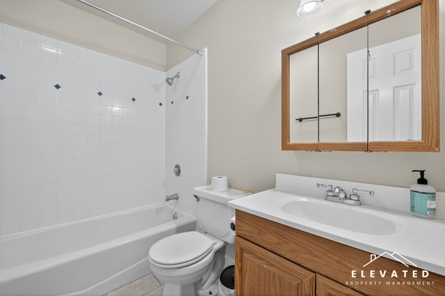 Building Photo - 111 Avram Ave