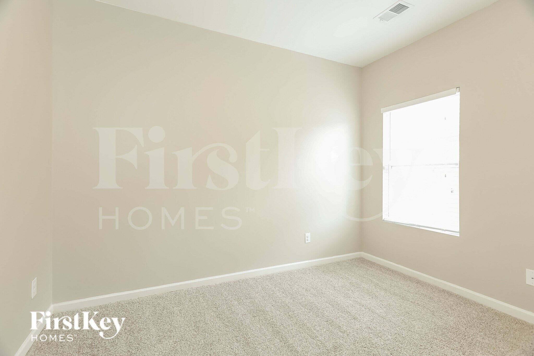 Building Photo - 5021 Bella Ct