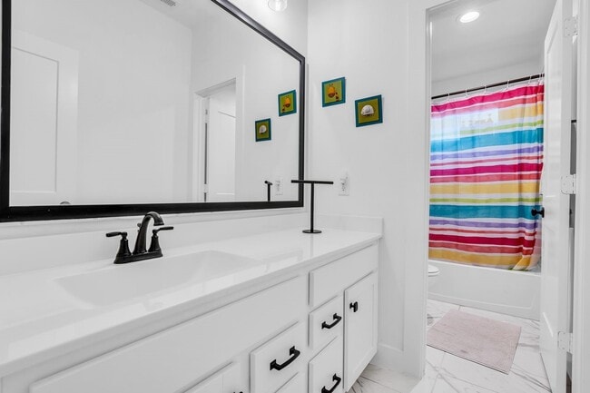 Building Photo - 426 Glacier Pass