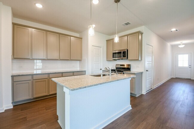 Building Photo - 1642 Birch Wood Dr