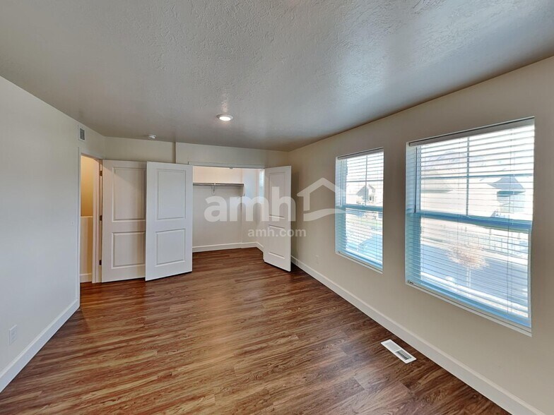 Building Photo - 1199 Wagon Way