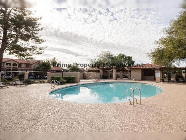 Building Photo - 8625 E Belleview Pl