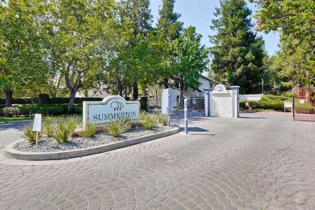 Building Photo - Hidden Silicon Valley Oasis! 2BR/2.5BA Townhome with TWO Private Patios, 2 Dedicated Parking Spac...