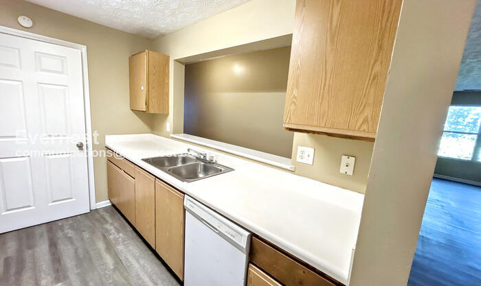 Building Photo - 3203 Fairington Ridge Cir