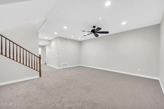 Building Photo - 4213 E Edgemont Ave