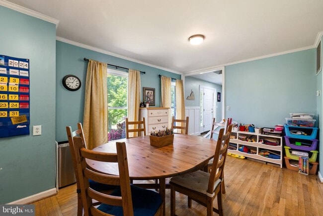 Building Photo - 4301 Mountain View Dr